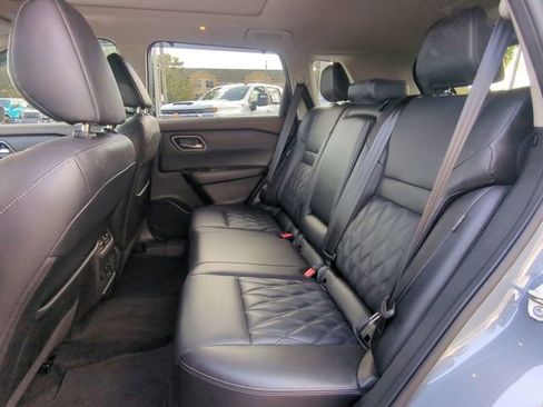 Used 2022 Nissan Rogue Platinum w/ Head-Up Display Package image 16