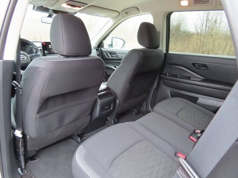 Used 2025 Nissan Pathfinder SV image 27