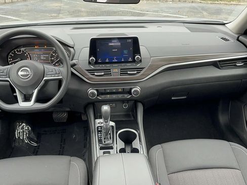 Used 2023 Nissan Altima 2.5 SV image 11