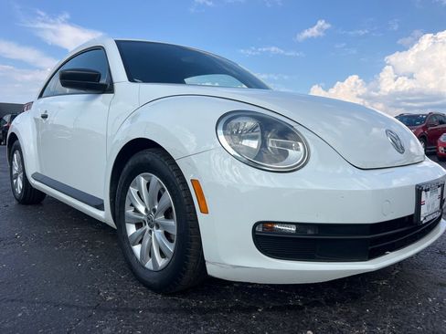 Used 2015 Volkswagen Beetle 1.8T FWD image 32