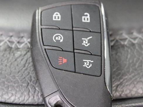 Used 2025 GMC Yukon Denali w/ Denali Reserve Package AWD/4WD image 74