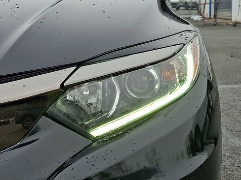 Used 2019 Honda HR-V Sport image 9