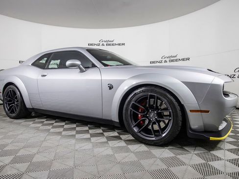 Used 2019 Dodge Challenger SRT Hellcat image 1