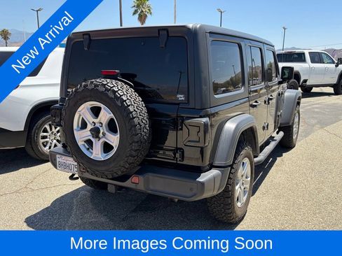 Used 2018 Jeep Wrangler Unlimited Sport S AWD/4WD image 3