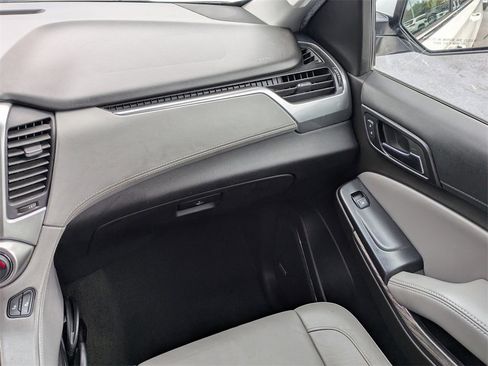Used 2017 Chevrolet Suburban LT image 18