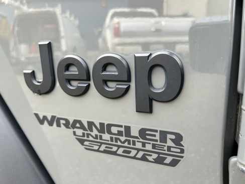 Used 2021 Jeep Wrangler Unlimited Sport image 31