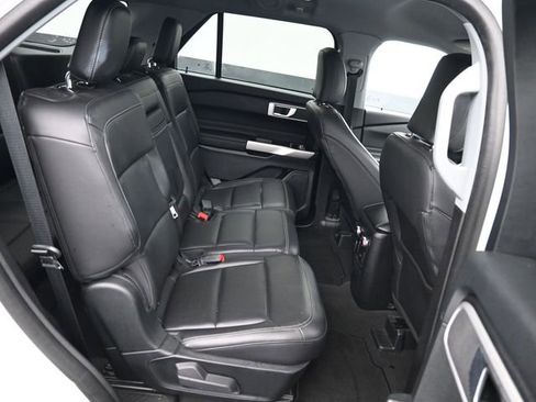 Used 2023 Ford Explorer XLT w/ Equipment Group 202A image 8