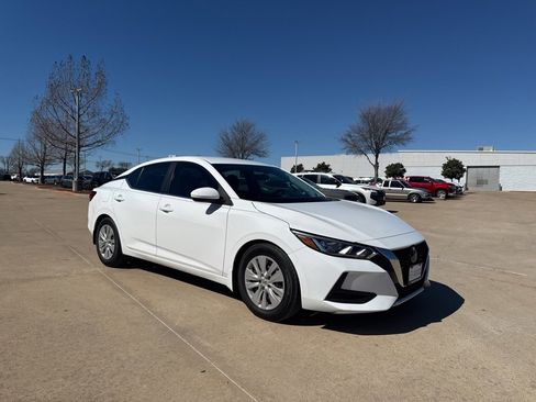 Certified 2021 Nissan Sentra S image 7
