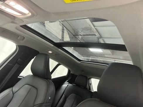 Certified 2025 Volvo XC40 B5 Plus AWD/4WD image 18