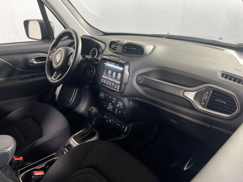 Used 2022 Jeep Renegade Latitude w/ Convenience Group image 28