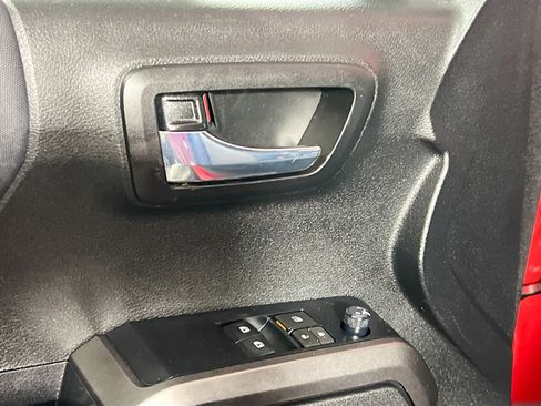 Used 2022 Toyota Tacoma TRD Sport image 16