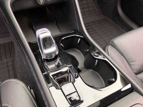 New 2026 Volvo XC40 B5 Plus w/ Protection Package Premier image 30