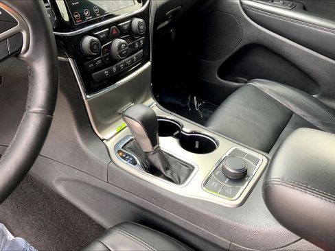 Used 2022 Jeep Grand Cherokee Limited image 15