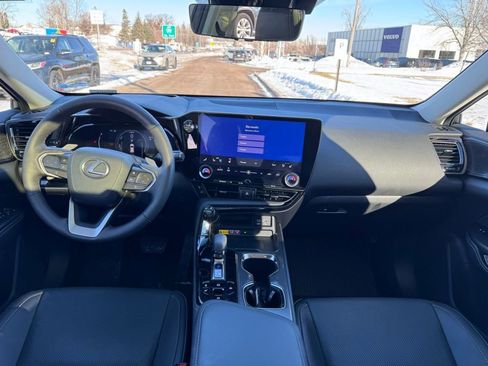 Used 2024 Lexus NX 300h AWD w/ Luxury Package image 11