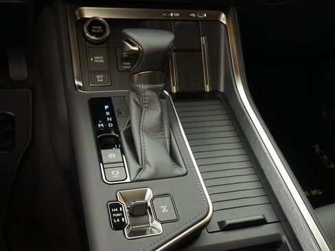 Used 2026 Lexus GX 550 AWD/4WD image 11