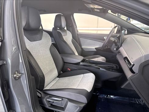 Used 2024 Volkswagen ID.4 2WD image 30
