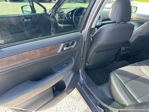 Used 2016 Subaru Outback 3.6R Limited AWD/4WD image 11