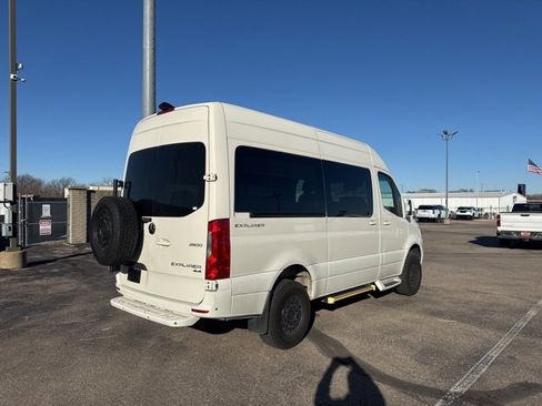 Used 2022 Mercedes-Benz Sprinter 2500 image 7