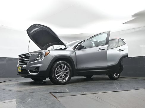 Used 2024 GMC Terrain SLT AWD/4WD image 44