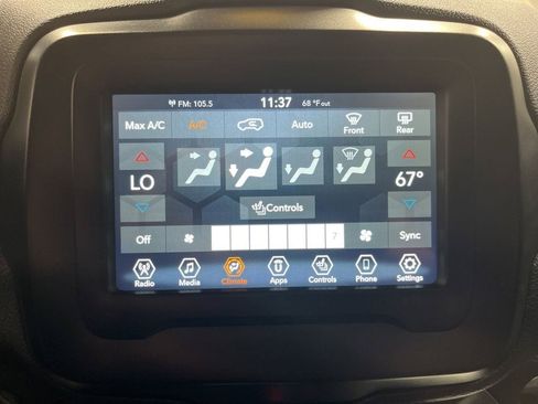 Used 2021 Jeep Renegade Latitude w/ Convenience Group AWD/4WD image 27