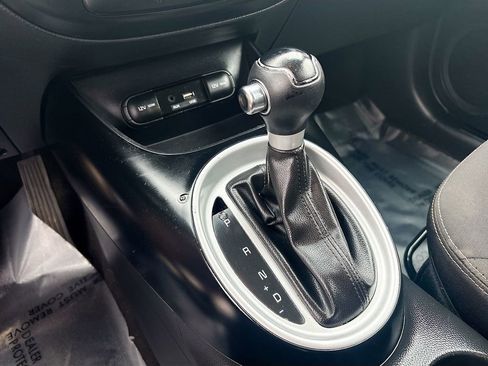 Used 2019 Kia Soul image 16