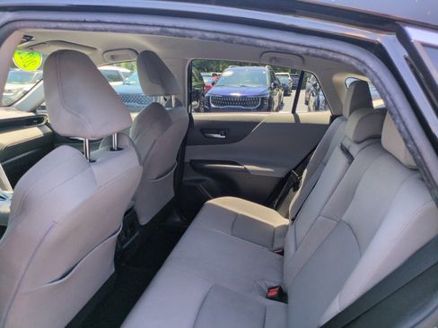 Used 2021 Toyota Venza LE AWD/4WD image 24