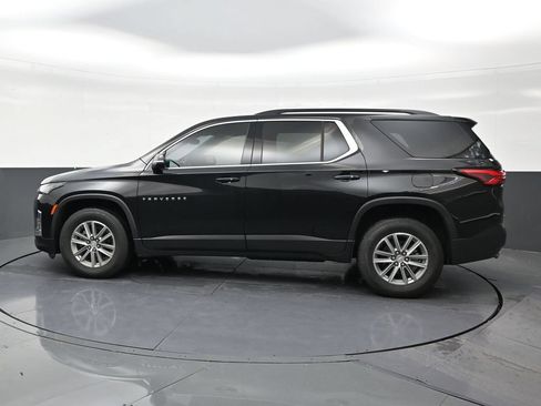 Used 2023 Chevrolet Traverse LT FWD image 2