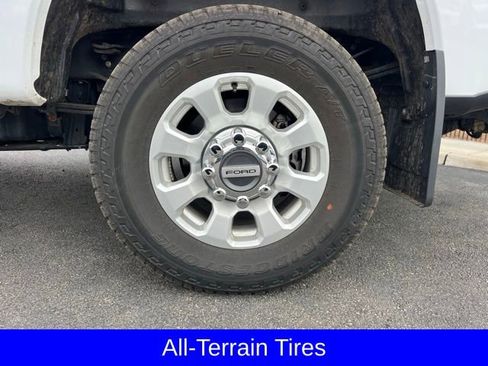 Used 2023 Ford F250 XLT w/ FX4 Off-Road Package image 19