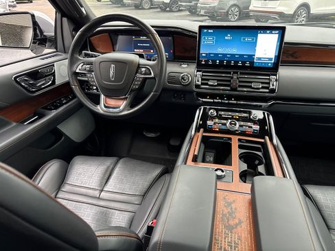Certified 2024 Lincoln Navigator Black Label image 30