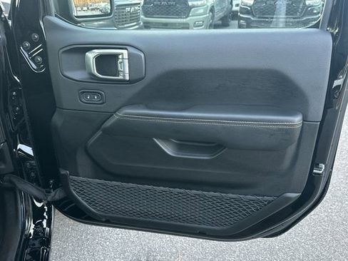 Certified 2025 Jeep Wrangler Unlimited Sahara w/ Safety Group image 16