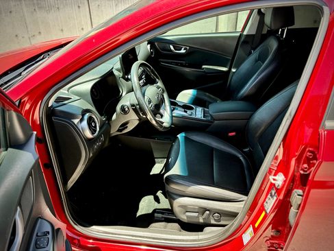 Used 2022 Hyundai Kona Limited FWD image 21