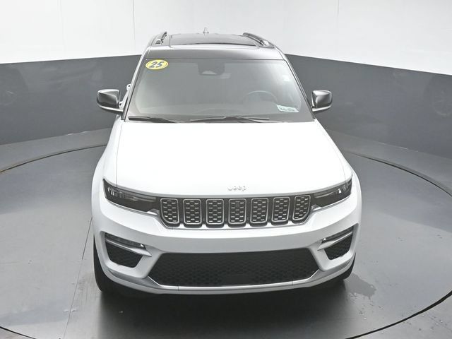 Used 2025 Jeep Grand Cherokee Summit AWD/4WD image 48