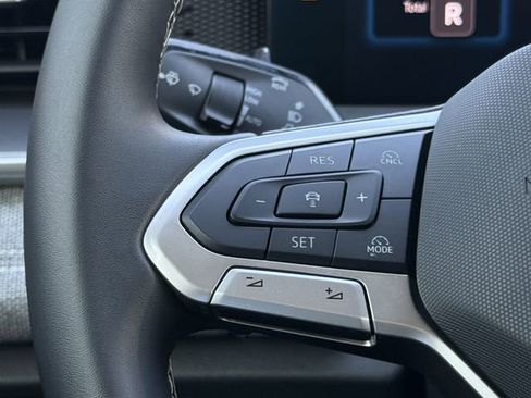 Used 2025 Volkswagen Tiguan S image 10