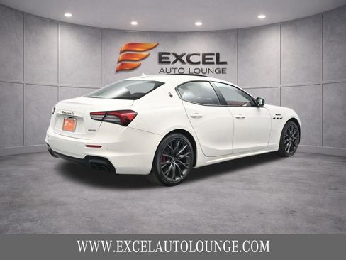 Used 2022 Maserati Ghibli Modena RWD image 9
