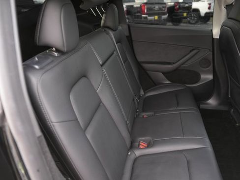 Used 2023 Tesla Model Y Performance image 17