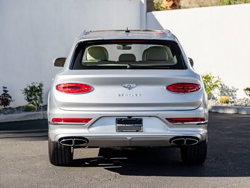 Used 2023 Bentley Bentayga Extended Wheelbase image 13