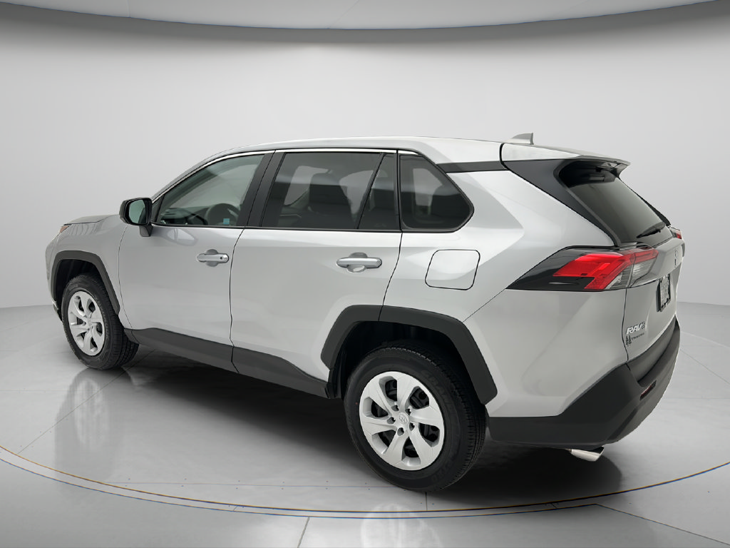 Used 2025 Toyota RAV4 LE AWD/4WD image 4