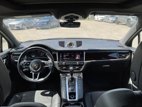 Used 2019 Porsche Macan AWD/4WD image 22