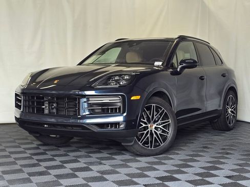 Certified 2025 Porsche Cayenne image 1