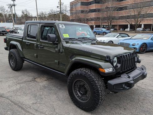 Used 2023 Jeep Gladiator Sport image 5