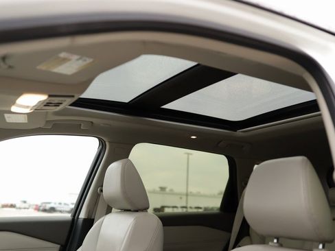 Used 2023 Nissan Rogue SL image 24