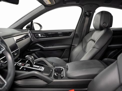 Used 2021 Porsche Cayenne Coupe image 57