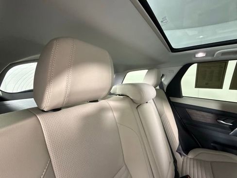 Used 2023 Land Rover Discovery Sport S image 27