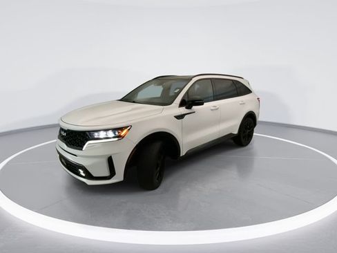 Used 2023 Kia Sorento SX FWD image 2