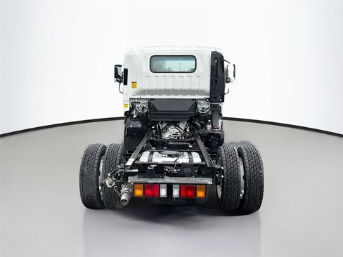 New 2025 Chevrolet Low Cab Forward RWD image 6