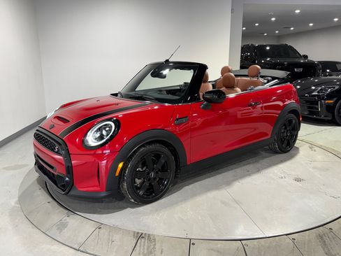 Used 2023 MINI Cooper S w/ Signature Upholstery Package image 4
