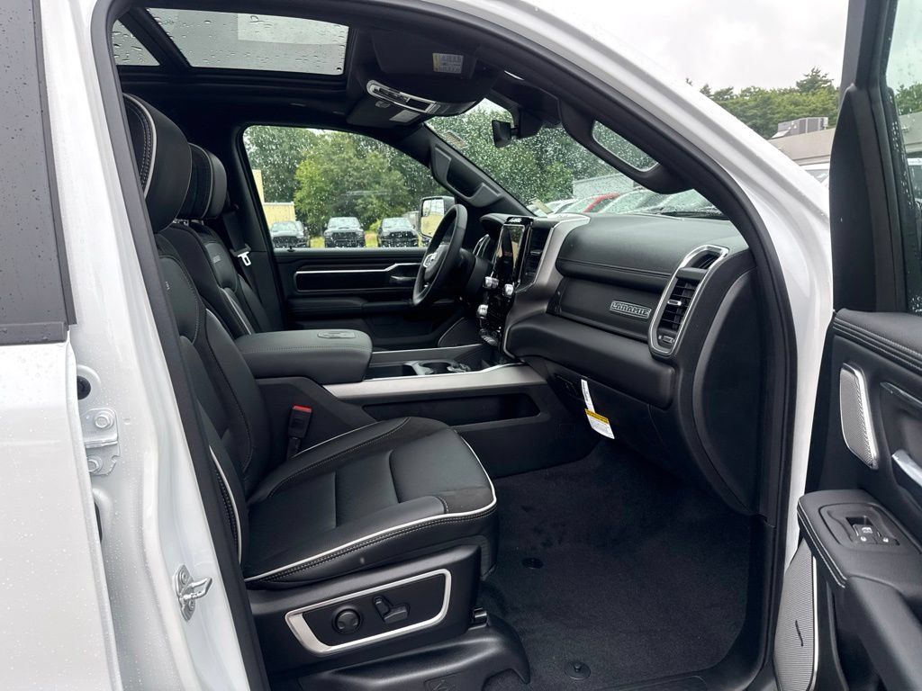 New 2027 RAM 1500 Laramie AWD/4WD image 28