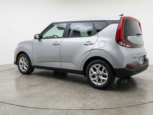 Used 2025 Kia Soul LX w/ LX Technology Package FWD image 6