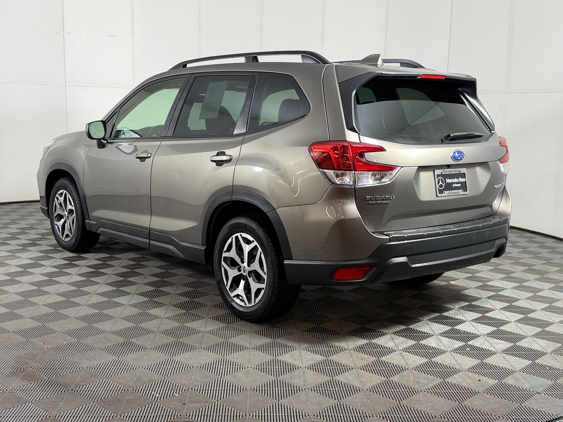 Used 2020 Subaru Forester Premium AWD/4WD image 3