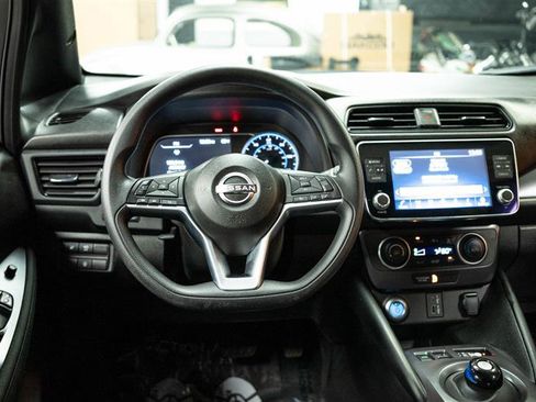 Used 2024 Nissan Leaf S image 16